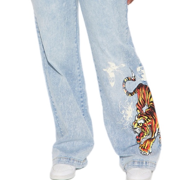 Ed Hardy Light Blue Flare Jeans with Tiger Design - Picture 4 of 4